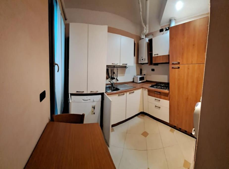 Apartamento Live The History- A Due Passi Dal Castello Ferrara Exterior foto