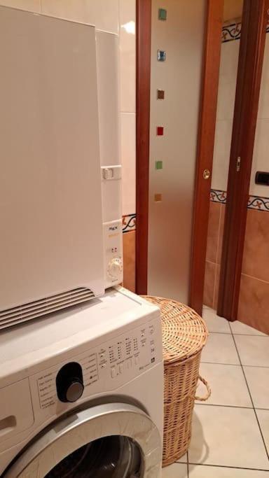 Apartamento Live The History- A Due Passi Dal Castello Ferrara Exterior foto